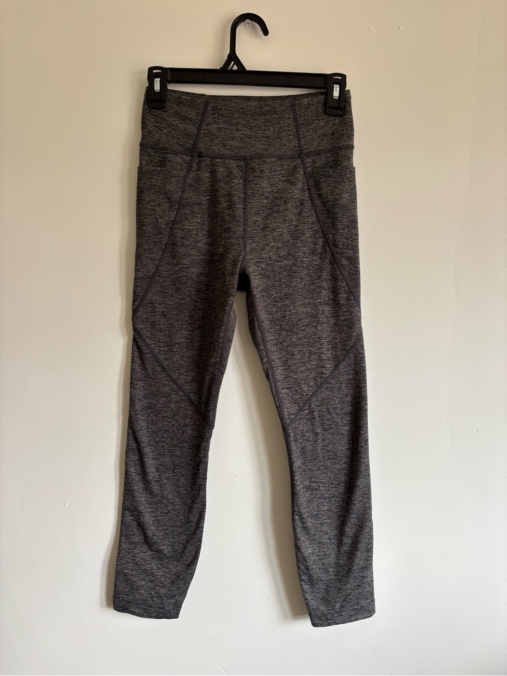 JoyLab Dark Heather Charcoal Capri Leggings